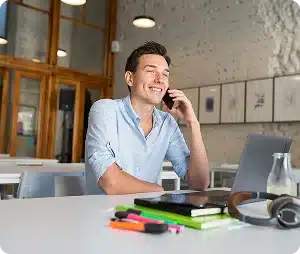 Dein Ansprechpartner vor und während des Bewerbungsprozesses ist Dominik Simon.